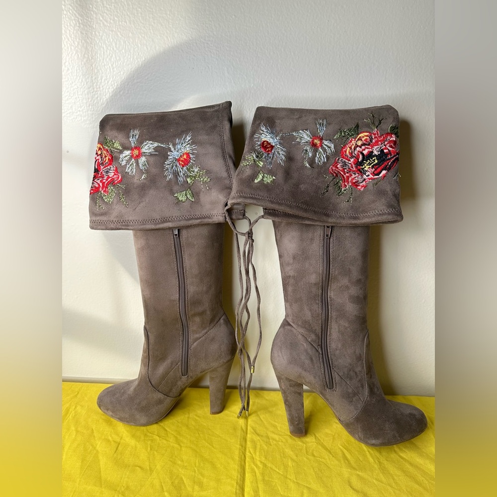 NWOTB ZIGI SOHO HIGH-THIGH BRYNA ALMOND TOE BOOTS